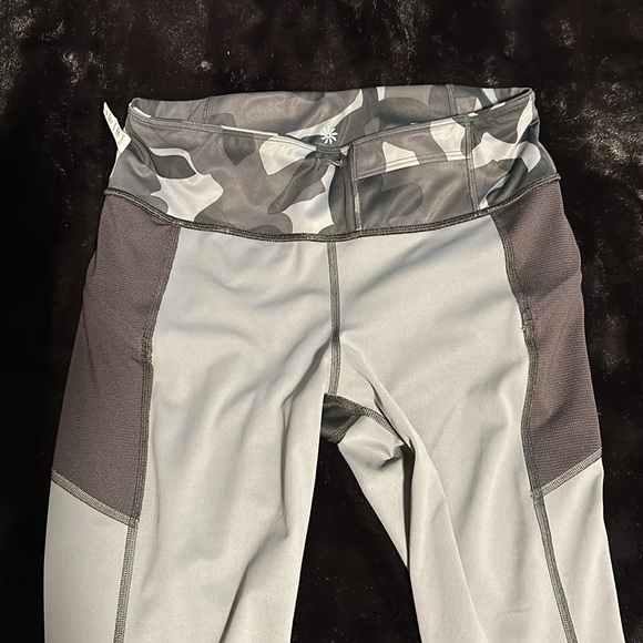 Athleta 7/8 length legging - Picture 8 of 16